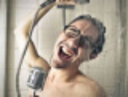 9 Cara Efektif Membasmi Jerawat di Punggung