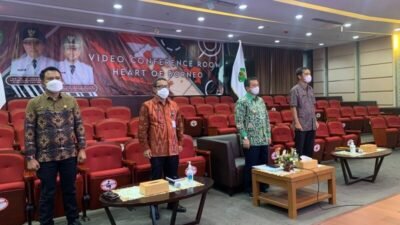 Wagub Kaltim Hadi Mulyadi saat menghadiri video conference Sidang Pleno Sumber Daya Air (SDA). (Dok Pemprov Kaltim)