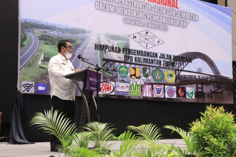 Penjabat (Pj) Sekprov Kaltim Riza Indra Riadi saat membuka kegiatan. (Dok Pemprov Kaltim)