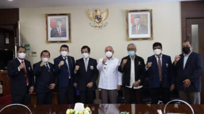 Foto bersama Gubernur Kaltim Isran Noor bersama perwakilan Unibos. (Dok Pemprov Kaltim)