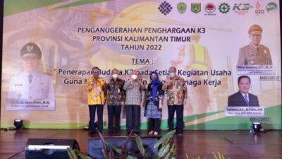 Gubernur Kaltim Isran Noor dalam penganugerahan penghargaan K3 perusahaan. (Dok Pemprov Kaltim)