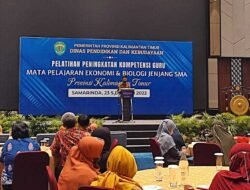 Kepala Disdikbud Kaltim Anwar Sanusi Buka Pelatihan Guru Ekonomi dan Biologi