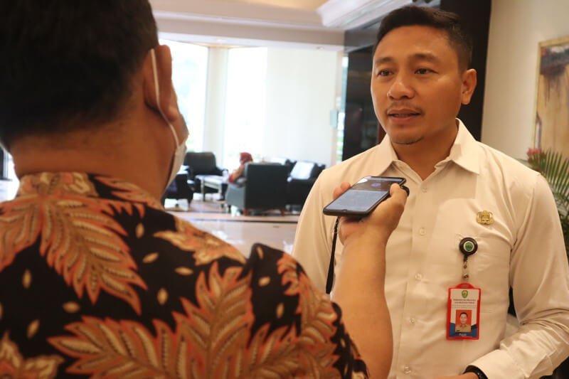 Kepala DPMPTSP Kaltim Puguh Harjanto saat wawancara. (Dok Pemprov Kaltim)