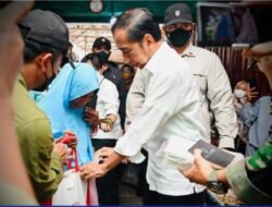 Pedagang Pasar Klandasan Bersyukur Dikunjungi Presiden Jokowi