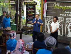 Studi Tiru IKA FMIPA UNHAS Kunjungi Mangrove Center Balikpapan