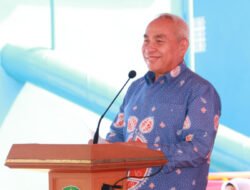 Gubernur Isran Noor Raih Lencana Satya Utama Inovasi Desa