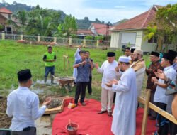 GUBERNUR ISRAN LETAKKAN BATU PERTAMA RUMAH TAHFIDZ QURAN AR RASYIDIN