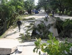 Jalur Balikpapan-Samarinda Amblas