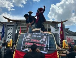 Tuntutan Aksi Demo di Depan Kantor DPRD Kaltim